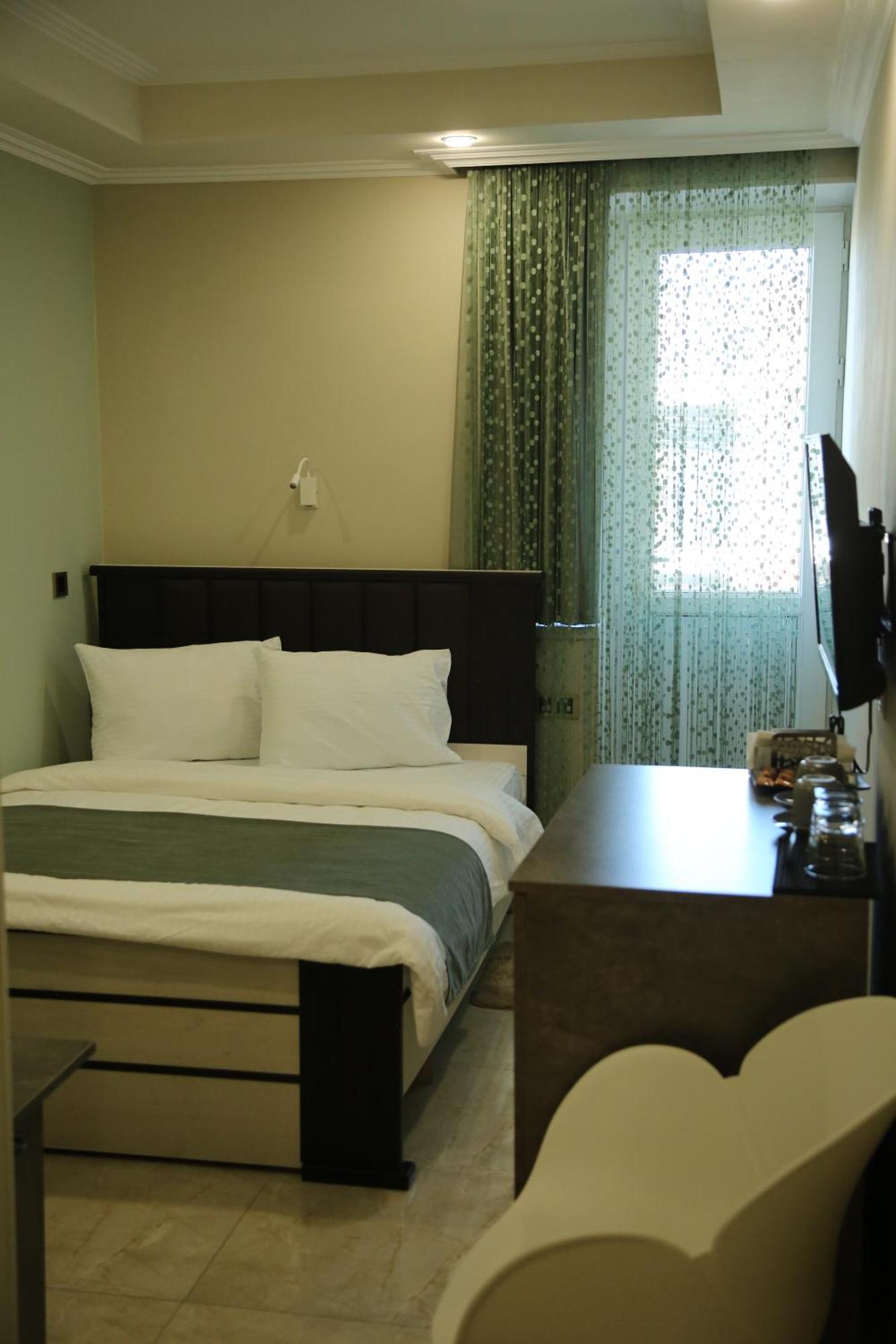 Vell Grey Hotel Martuni Екстер'єр фото