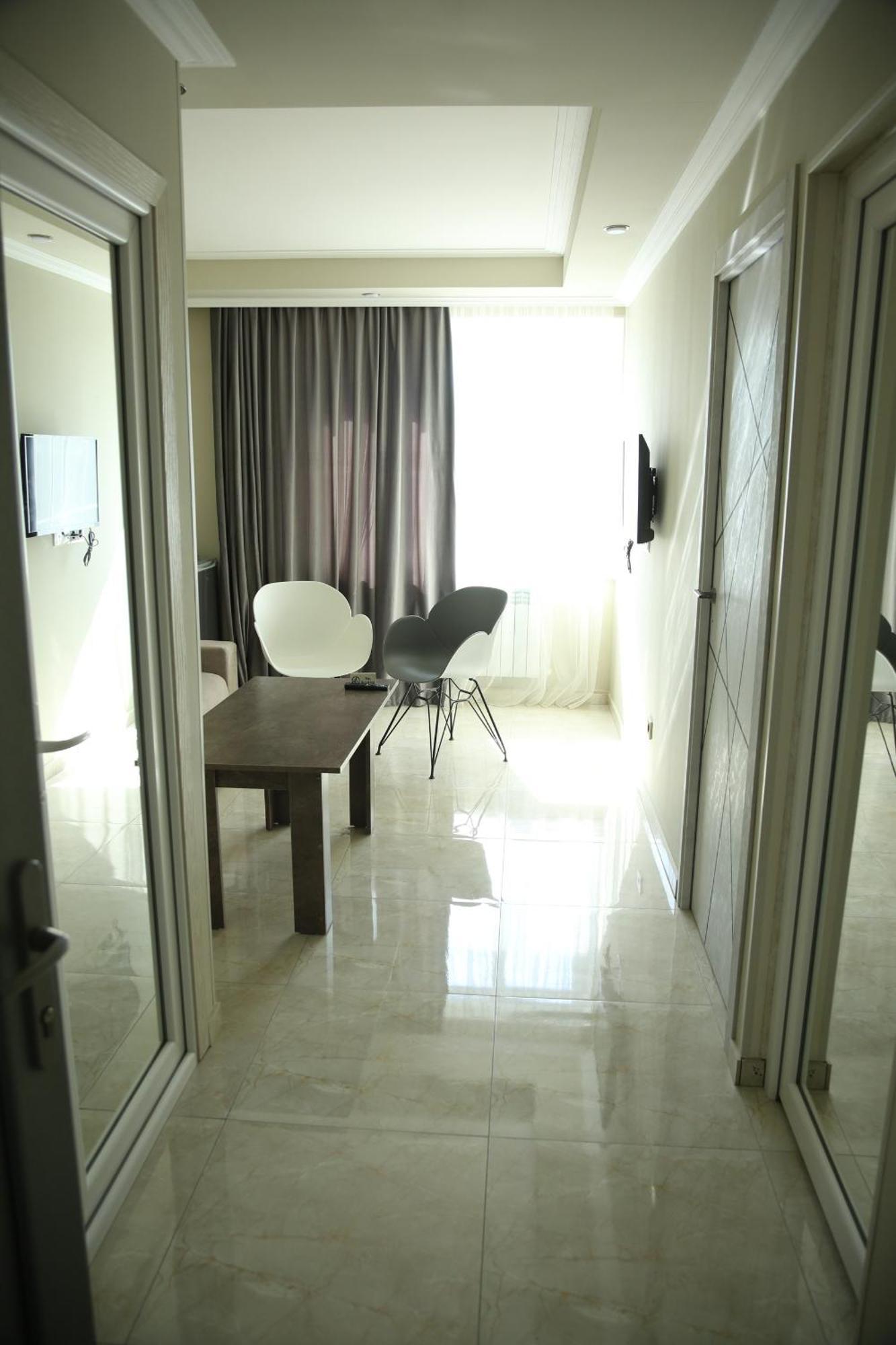 Vell Grey Hotel Martuni Екстер'єр фото