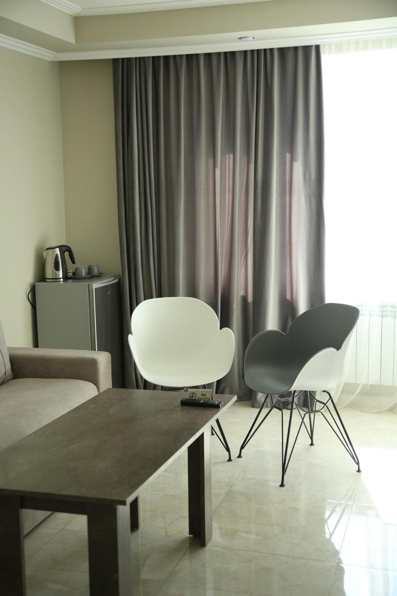 Vell Grey Hotel Martuni Екстер'єр фото