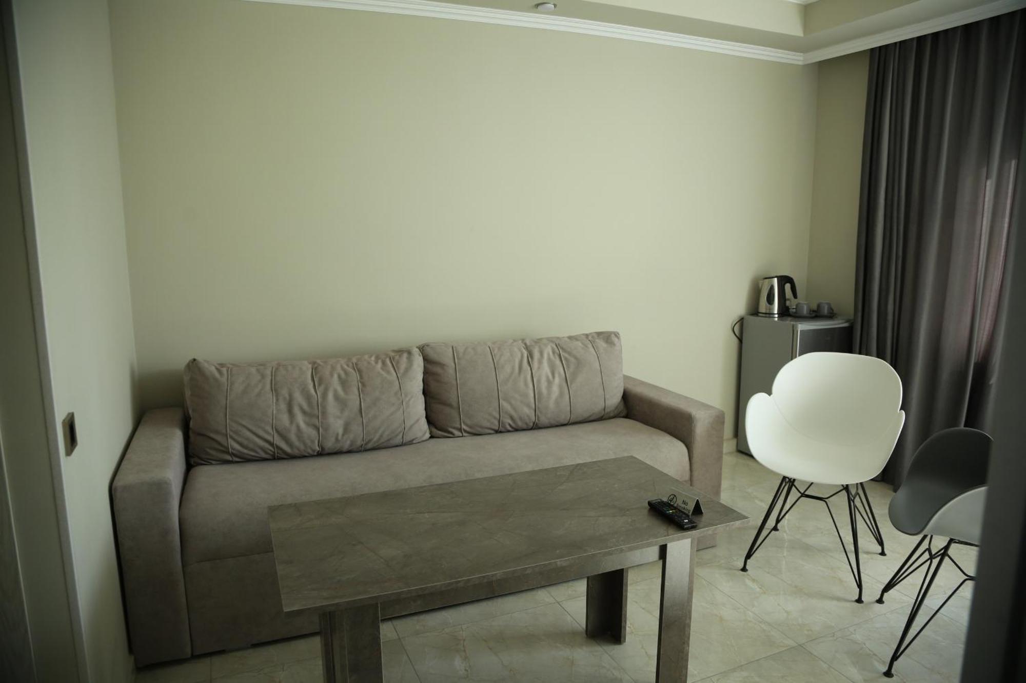Vell Grey Hotel Martuni Екстер'єр фото