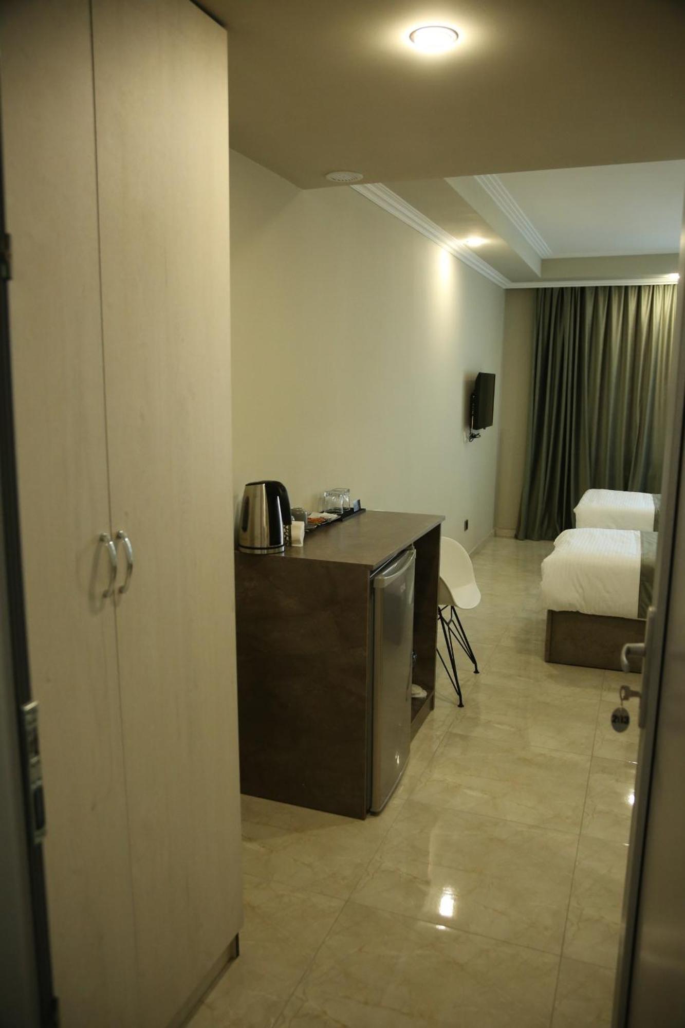 Vell Grey Hotel Martuni Екстер'єр фото