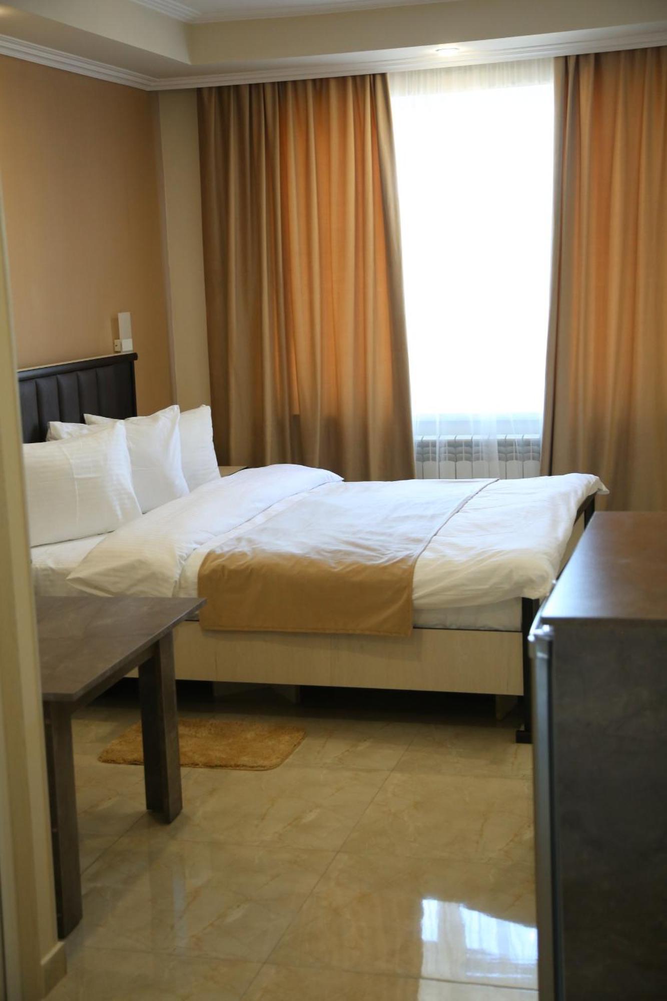 Vell Grey Hotel Martuni Екстер'єр фото