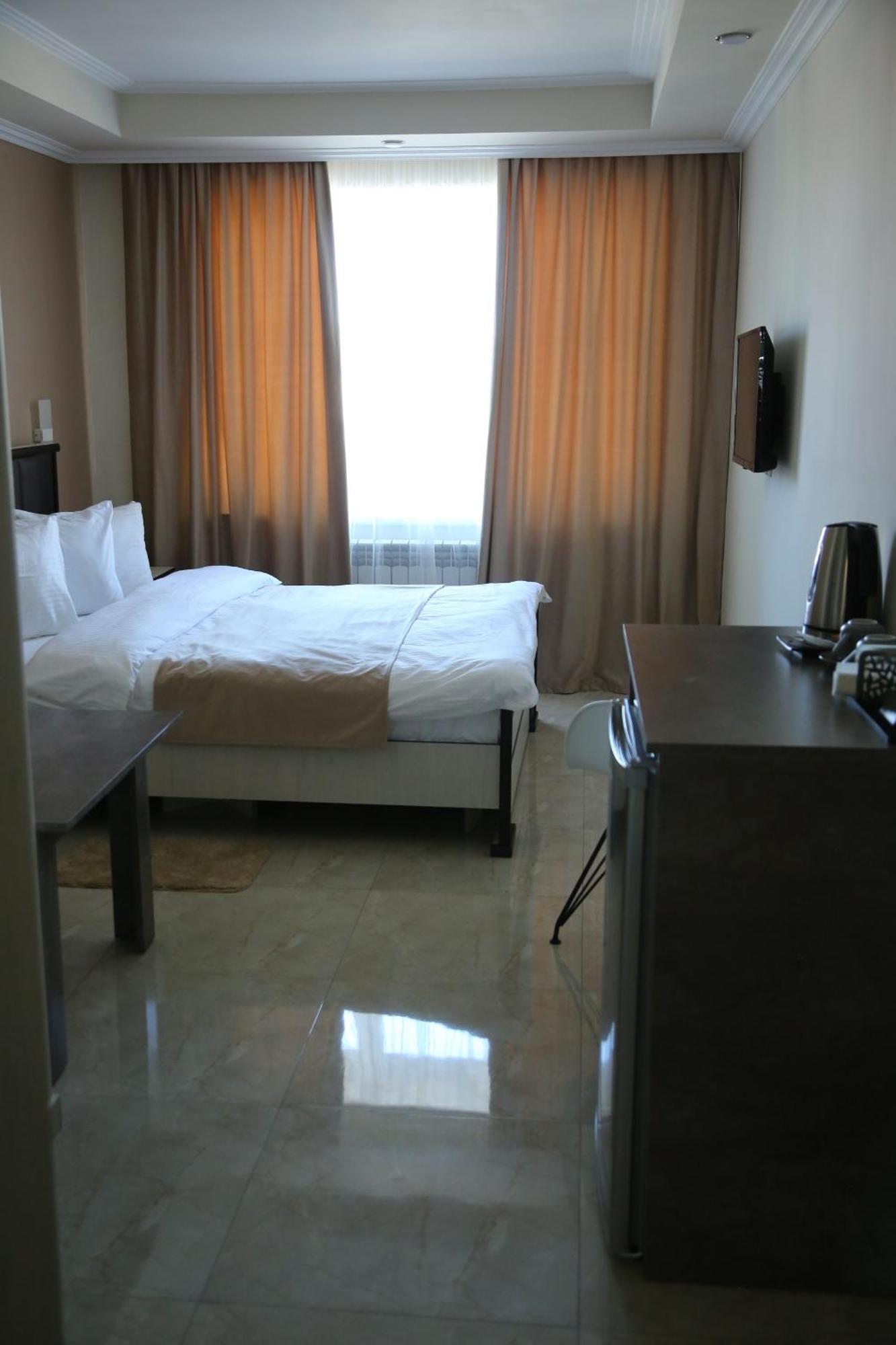 Vell Grey Hotel Martuni Екстер'єр фото
