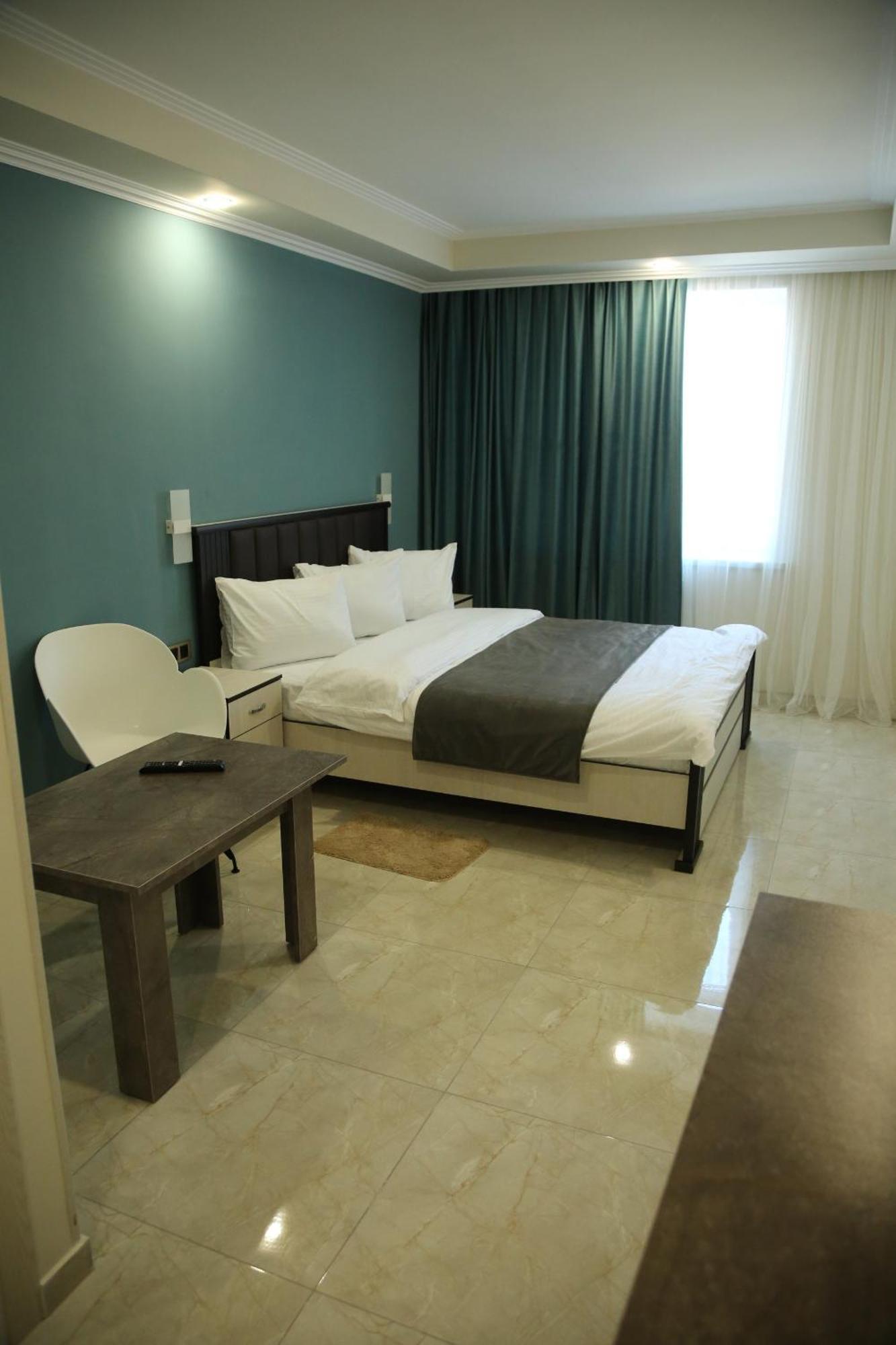Vell Grey Hotel Martuni Екстер'єр фото